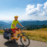 Christian Martischius auf seinem E-Bike im Schwarzwald